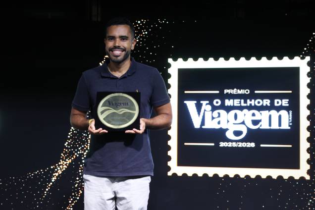 A  Booking.com venceu na categoria Melhor Site de Reserva de Hospedagem e foi representada por Ramon Florião