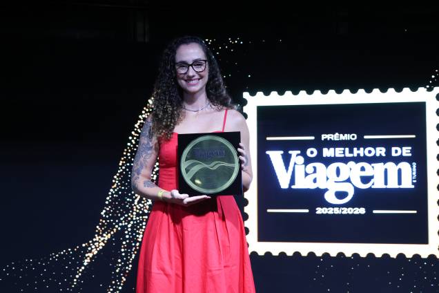 A Decolar venceu na categoria Melhor Agência de Viagens Online e foi representada por Paula Bottino