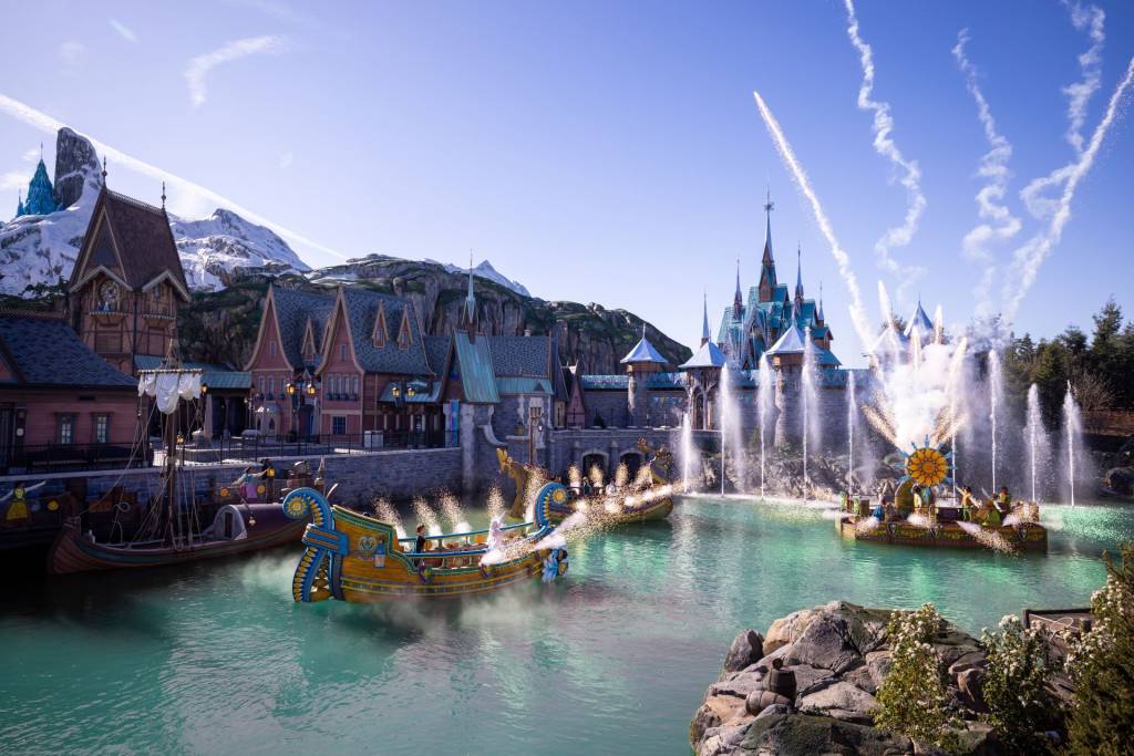 Celebration in Arendelle Disneyland Paris World Of Frozen