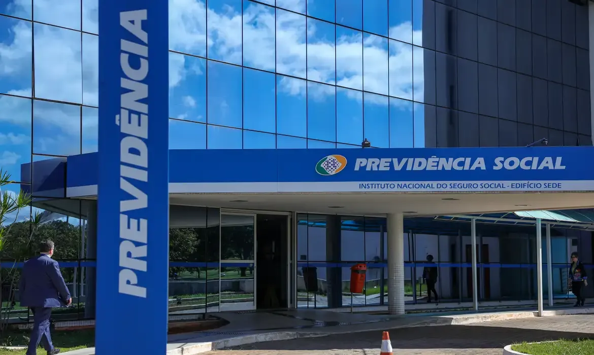 863fb52e37_inss_714_mil_ja_aderiram_ressarcimento_por_descontos_ilegais concurso do INSS 2026