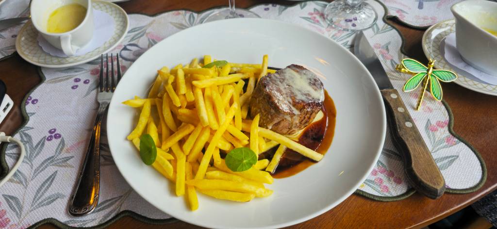 el perro bar casa da montanha gramado