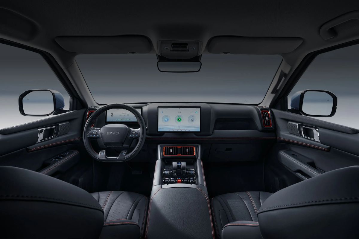 Interior do BYD Shark