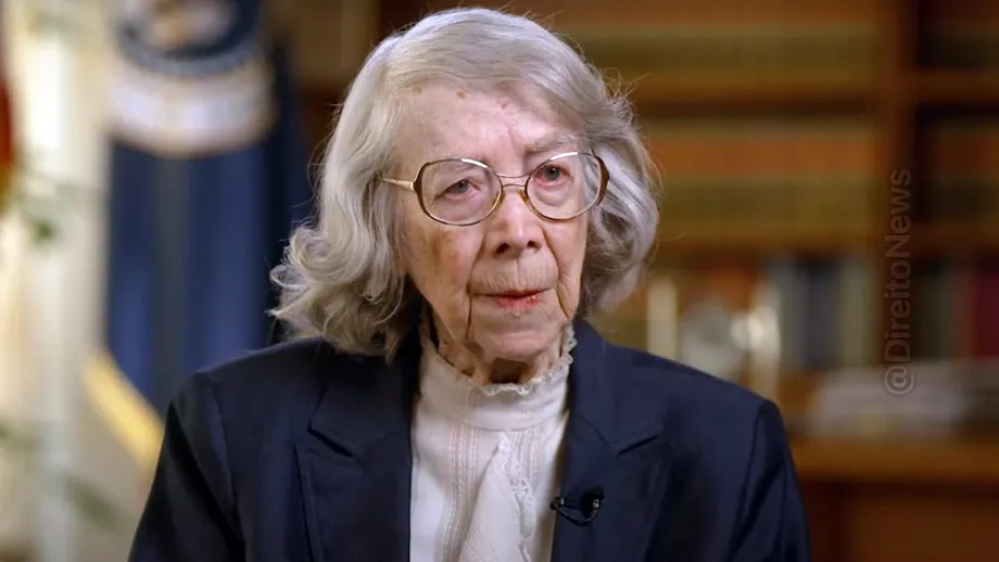 juiza 98 anos pede suprema corte eua ser reintegrada cargo