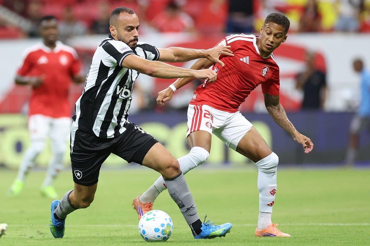 Botafogo x Independiente Petrolero: onde assistir, escalações e tudo sobre o jogo da Sul-Americana 2026. Imagem: Vitor Silva/BFR