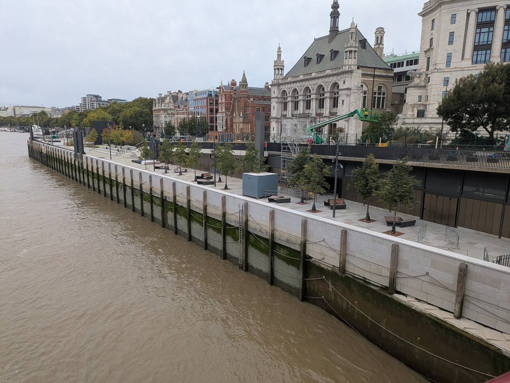 bazalgette-embankment-aerea