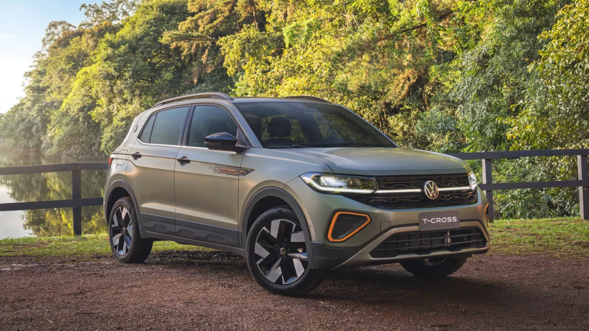 Chevrolet Tracker anuncia desconto de R$ 19.910; VW T-Cross Sense responde com R$ 19.690