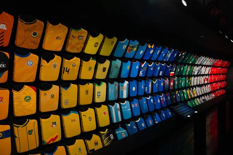 rainbow-of-shirts