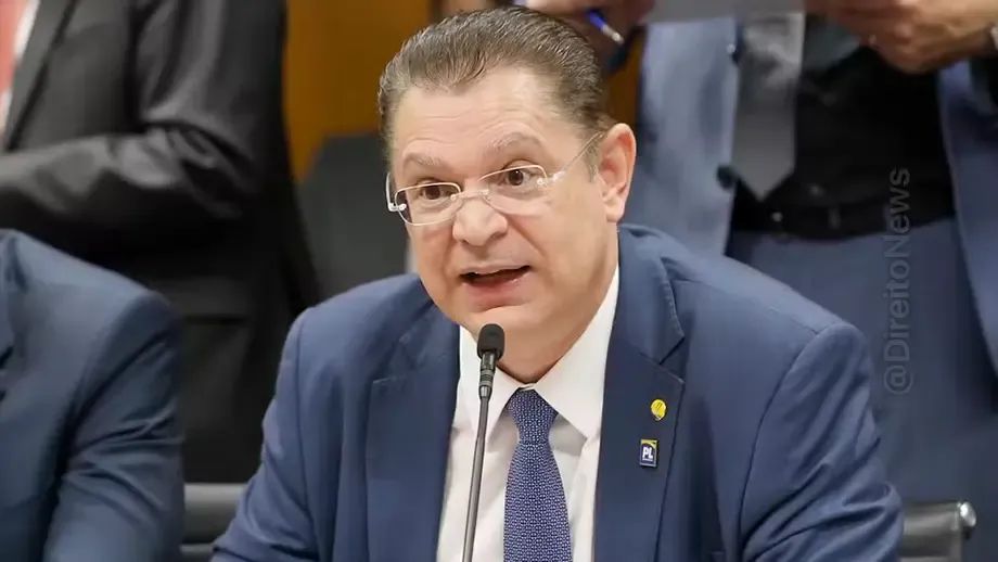 pf mira pessoas ligadas lider pl operacao suspeita desvios cota parlamentar