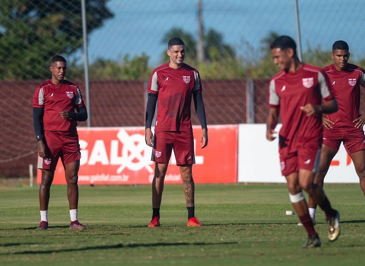 Londrina x CRB: onde assistir e escalações para duelo importante pela Série B. Imagem: Francisco Cedrim/CRB
