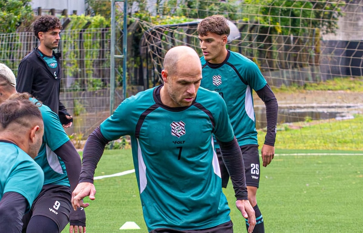 Brusque x Figueirense: onde assistir ao vivo, horário e prováveis escalações do clássico pela Série C. Imagem: Eduardo Pauli/FFC