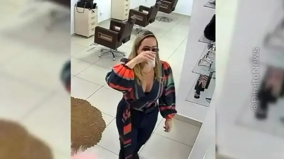 mulher fingia policial delegada advogada presa intimidar funcionarias salao pagar conta
