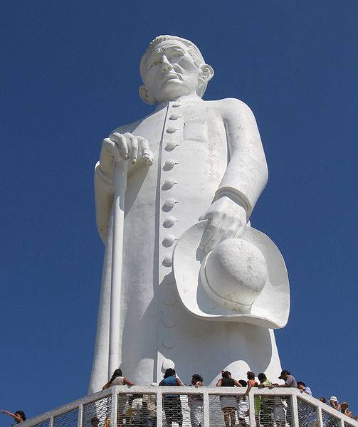 Estatua_do_Padre_Cicero_no_Horto_em_Juazeiro_do_Norte