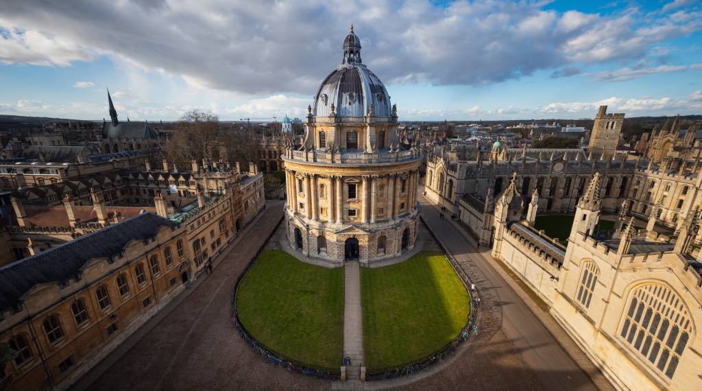 A cidade universitária de Oxford é o principal cenário do filme de sucesso