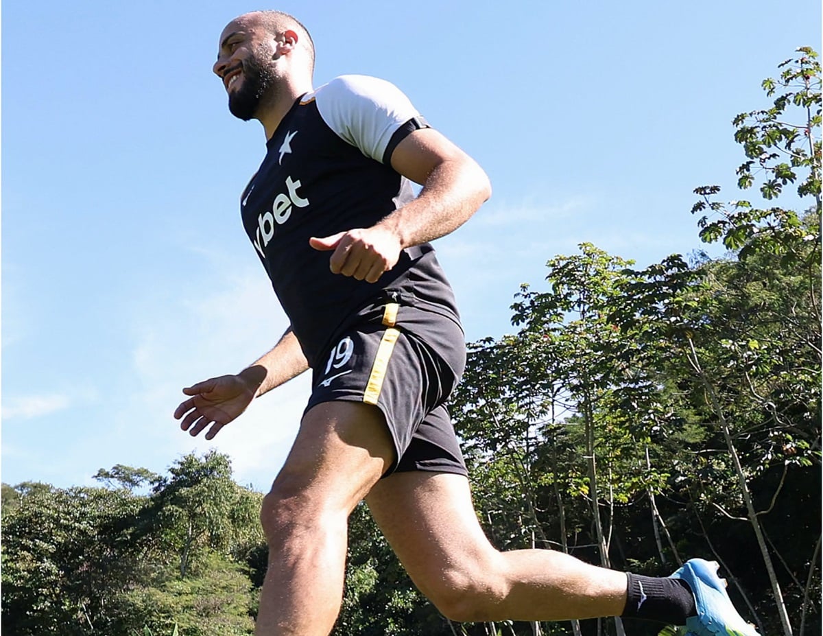 Cruzeiro x Botafogo: onde assistir ao vivo, escalações e tudo sobre o jogo do Brasileirão. Imagem: Vitor Silva/BFR