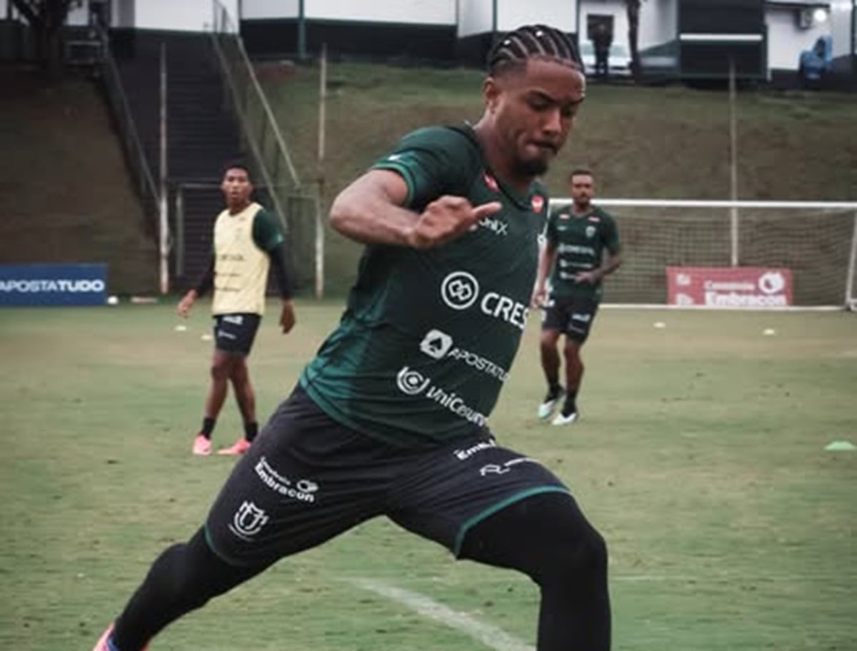 Floresta x Maringá: onde assistir ao vivo, escalações e tudo sobre o duelo pela Série C. Imagem: Bruno Rodrigo Araújo/Maringá