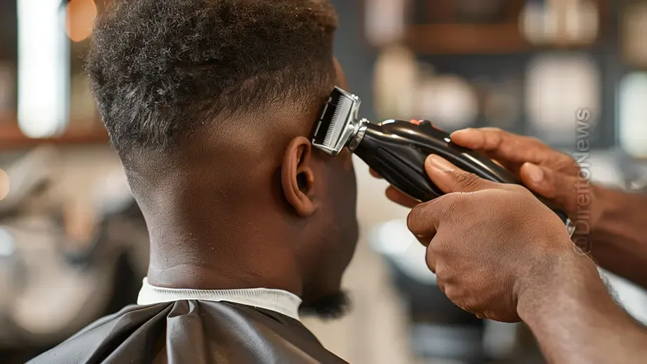 trabalhador negro obrigado cortar cabelo barba deve ser indenizado
