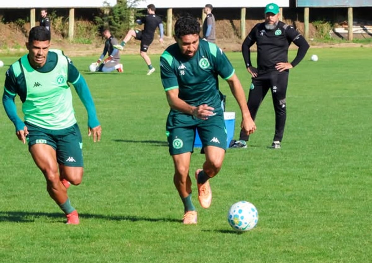 Grêmio x Chapecoense ao vivo: onde assistir e as escalações para o jogo do Brasileirão. Imagem: João Pedro Zatta Grolli ACF