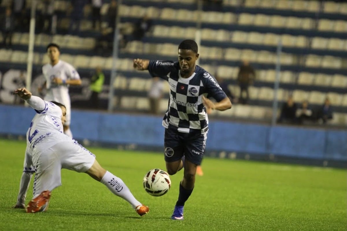 Goiatuba x São José-RS: onde assistir ao vivo e quem sobe para a Série C. Imagem: Divulgação São José