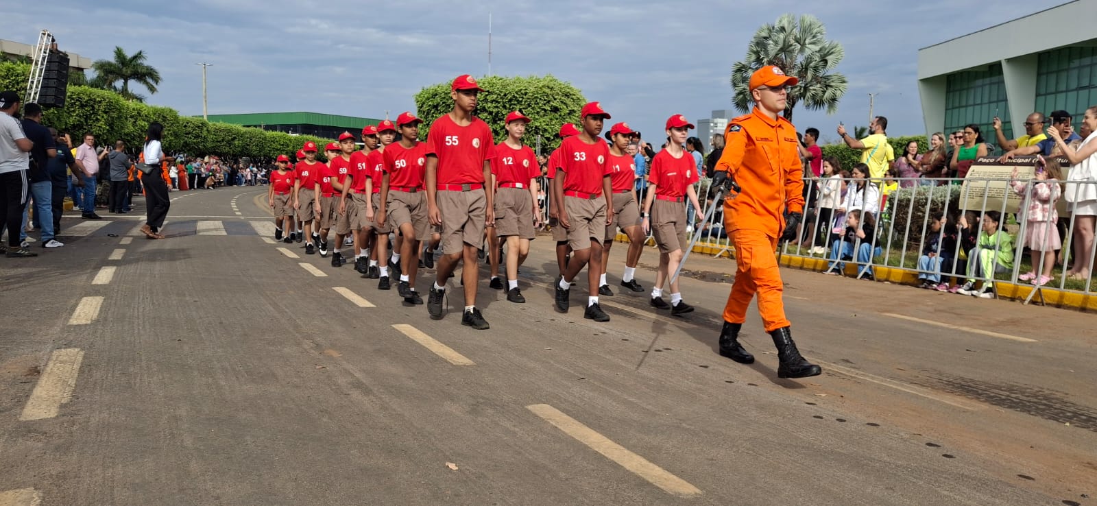 desfile-de-7-de-setembro-reune-luverdenses-e-transforma-celebracao-em-reflexao-sobre-cidadania-55 Desfile de 7 de Setembro reúne luverdenses e transforma celebração em reflexão sobre cidadania (55)