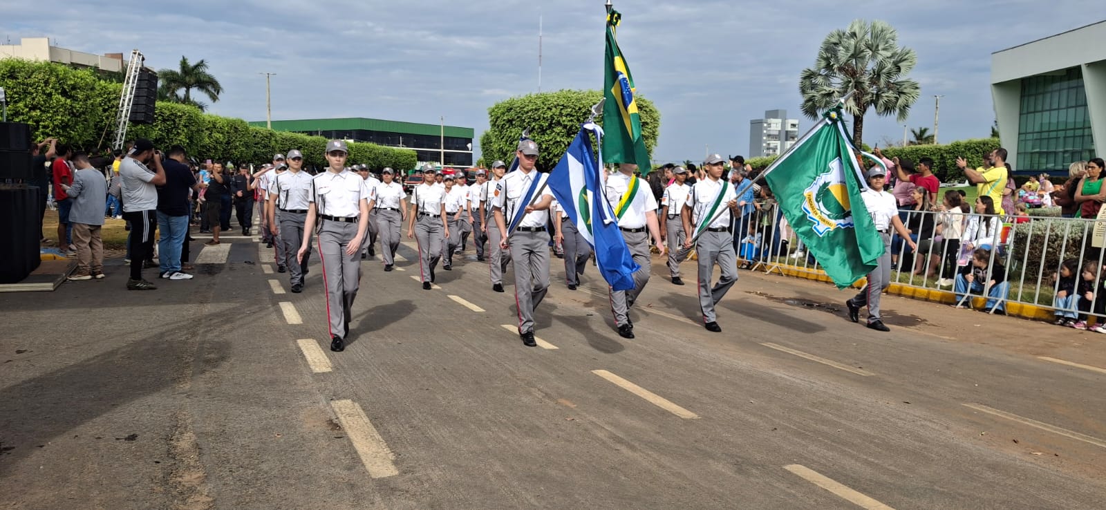 desfile-de-7-de-setembro-reune-luverdenses-e-transforma-celebracao-em-reflexao-sobre-cidadania-42 Desfile de 7 de Setembro reúne luverdenses e transforma celebração em reflexão sobre cidadania (42)