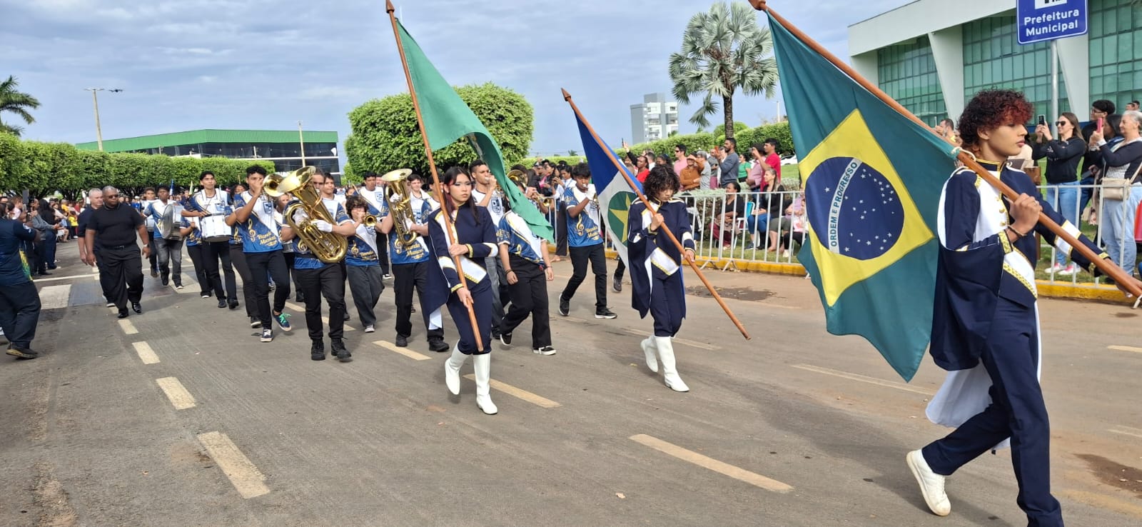 desfile-de-7-de-setembro-reune-luverdenses-e-transforma-celebracao-em-reflexao-sobre-cidadania-30 Desfile de 7 de Setembro reúne luverdenses e transforma celebração em reflexão sobre cidadania (30)