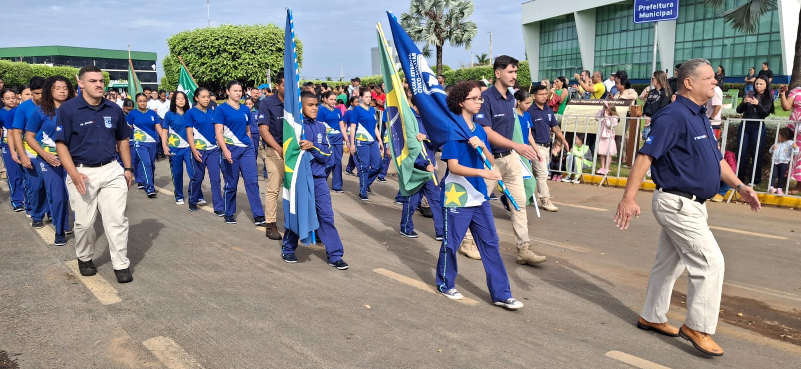 desfile-de-7-de-setembro-reune-luverdenses-e-transforma-celebracao-em-reflexao-sobre-cidadania-25 Desfile de 7 de Setembro reúne luverdenses e transforma celebração em reflexão sobre cidadania (25)