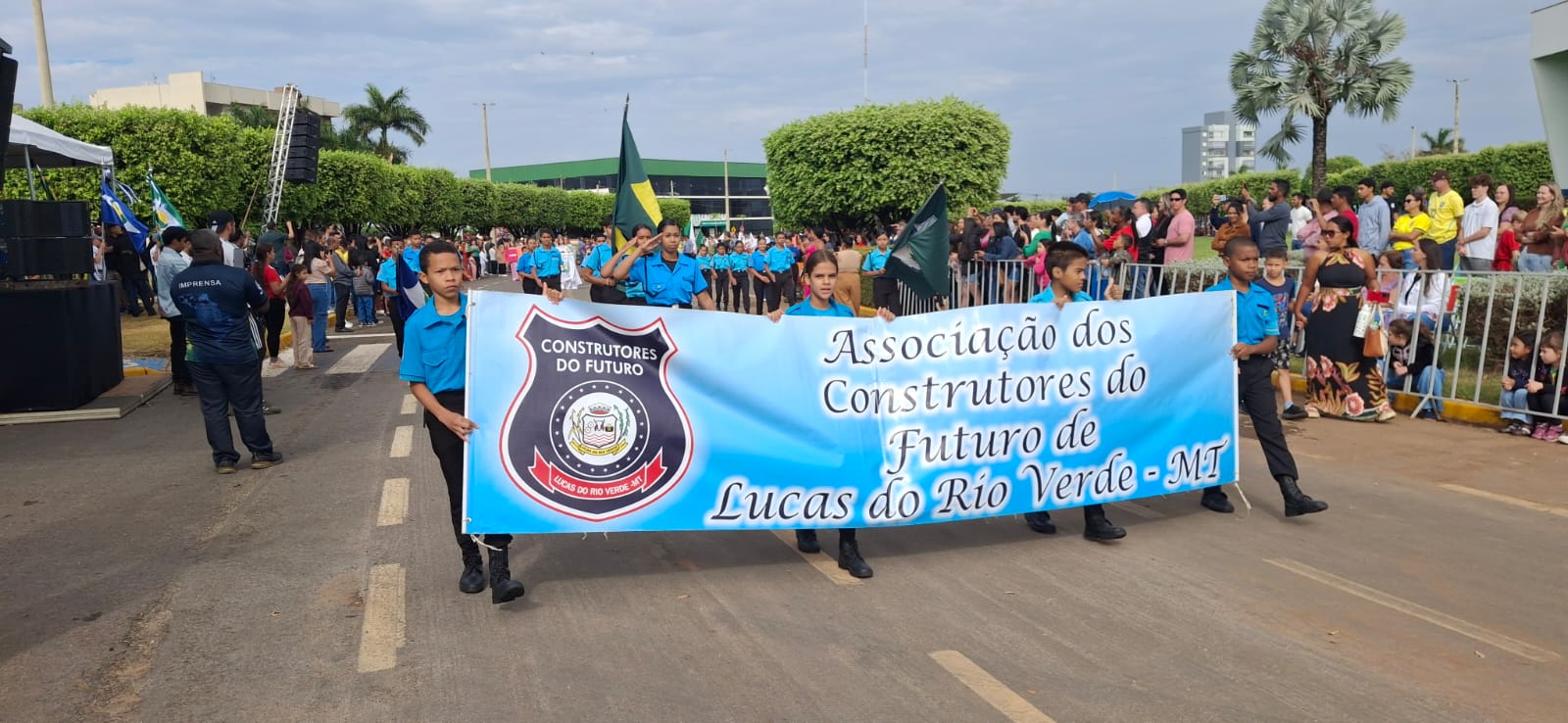 desfile-de-7-de-setembro-reune-luverdenses-e-transforma-celebracao-em-reflexao-sobre-cidadania-19 Desfile de 7 de Setembro reúne luverdenses e transforma celebração em reflexão sobre cidadania (19)
