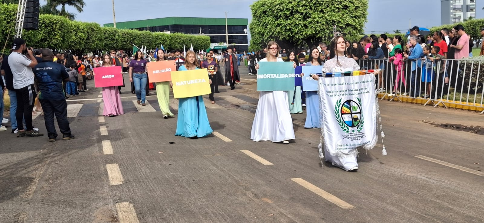 desfile-de-7-de-setembro-reune-luverdenses-e-transforma-celebracao-em-reflexao-sobre-cidadania-17 Desfile de 7 de Setembro reúne luverdenses e transforma celebração em reflexão sobre cidadania (17)