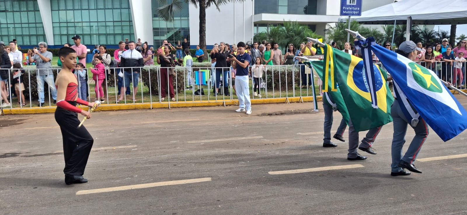 desfile-de-7-de-setembro-reune-luverdenses-e-transforma-celebracao-em-reflexao-sobre-cidadania-4 Desfile de 7 de Setembro reúne luverdenses e transforma celebração em reflexão sobre cidadania (4)