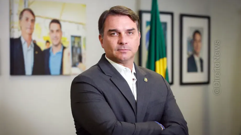 mendonca determina investigacao flavio bolsonaro inquerito filme dark horse
