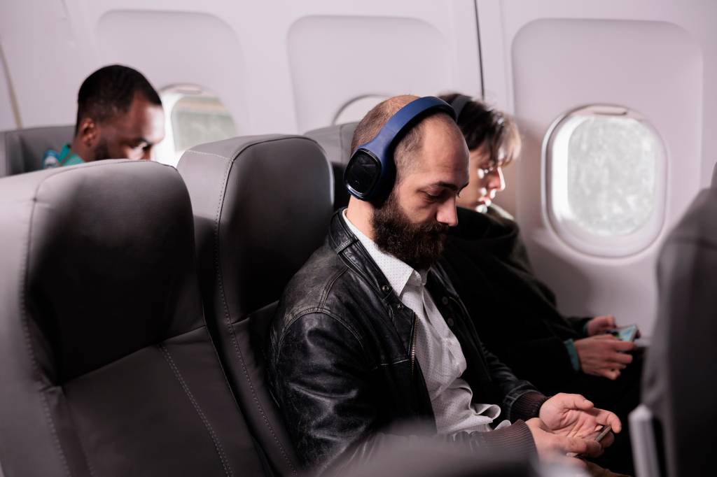 Pessoas em avião