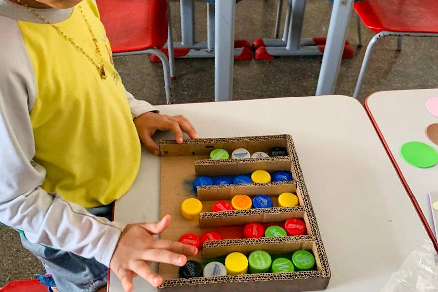 foto-1 Jogos recicláveis estimulam o interesse pela Matemática