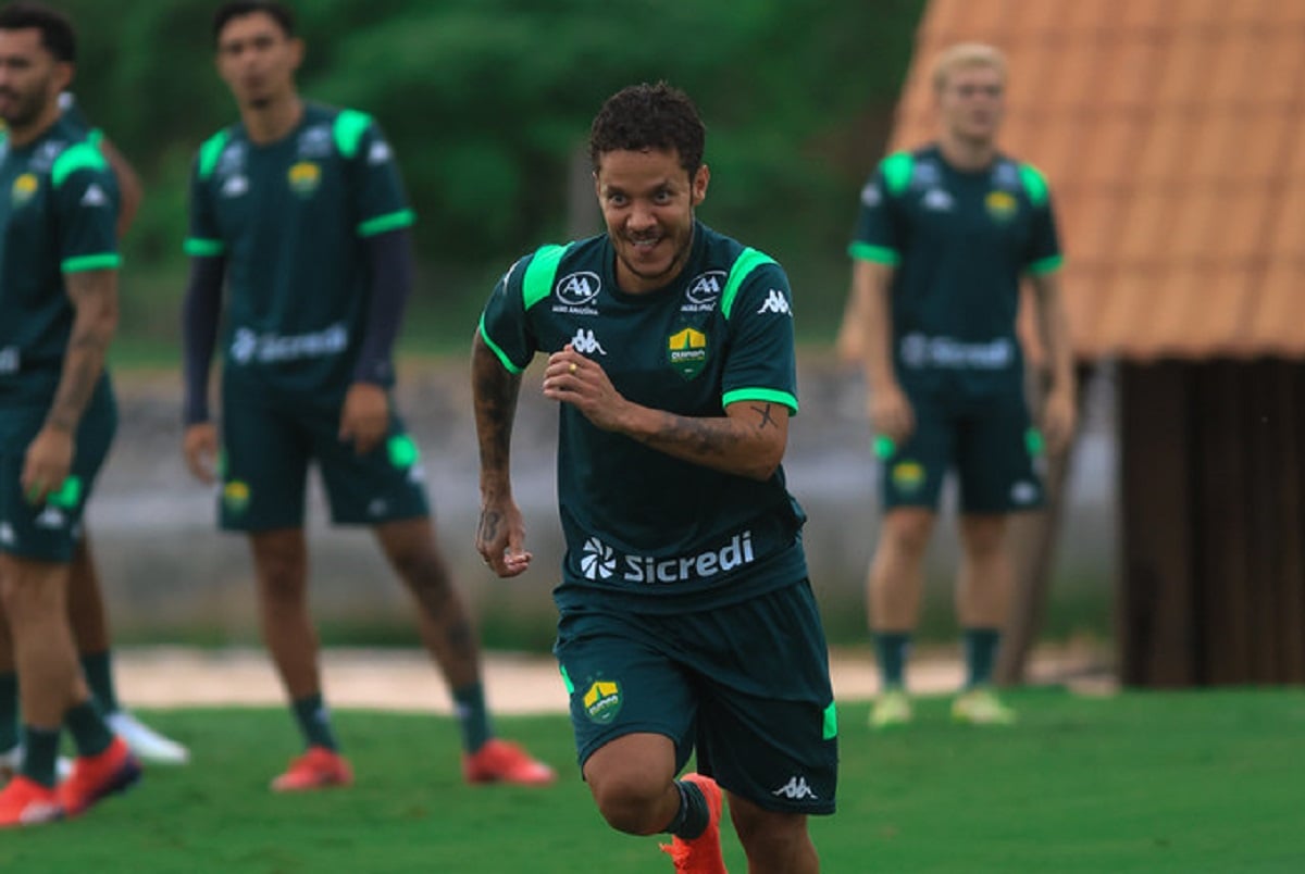 Londrina x Cuiabá: onde assistir ao vivo, horário e escalações pela Série B. Imagem: AssCom Dourado Londrina x Cuiabá: onde assistir ao vivo, horário e escalações pela Série B. Imagem: AssCom Dourado