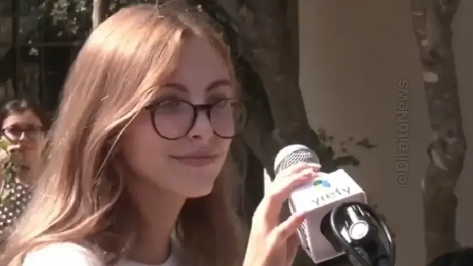 Eua: Estudante Filha De Brasileira Recita Poema Que Ironiza Morte De Kirk. Veja Vídeo EUA: estudante filha de brasileira recita poema que ironiza morte de Kirk. Veja vídeo
